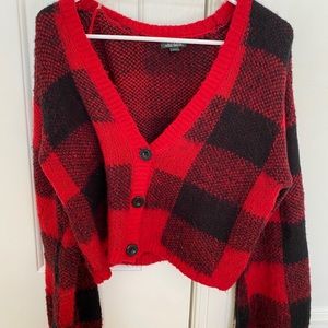 Button up cropped sweater!